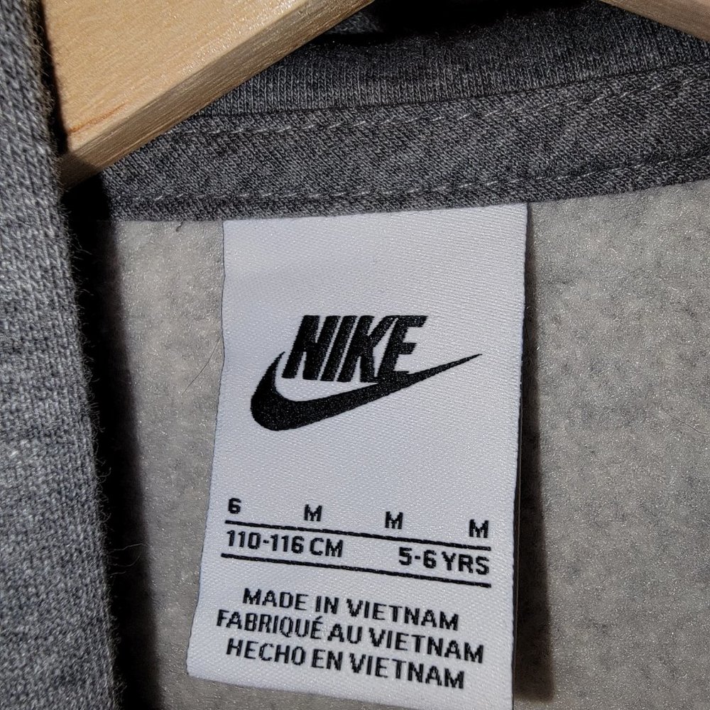 Nike Hoodie Girl's size 6 - Gray with pink - New with Tags - Picture 2 of 4